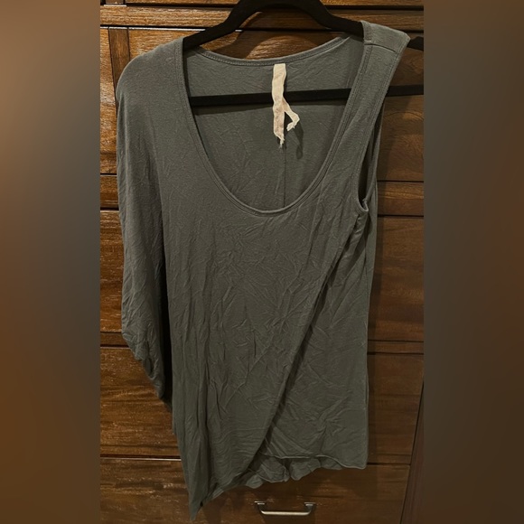 Bailey 44 Asymmetrical Top with batwing sleeve. Small. Gray/beige color. - Picture 1 of 6